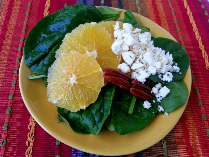 Receta para aumentar la fertilidad: ensalada de espinacas y queso feta