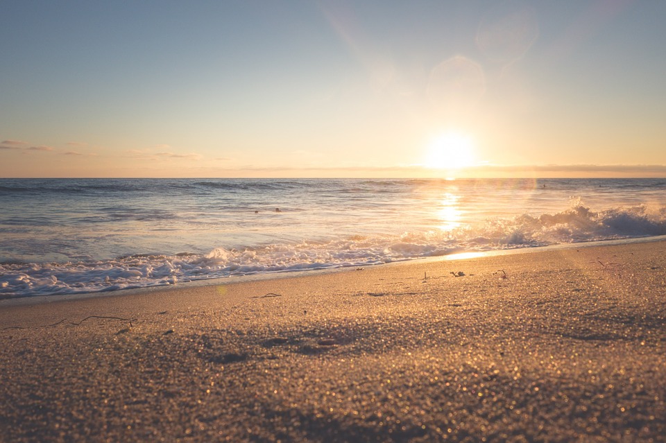 El agua del mar y la playa, remedios para mejorar la fertilidad