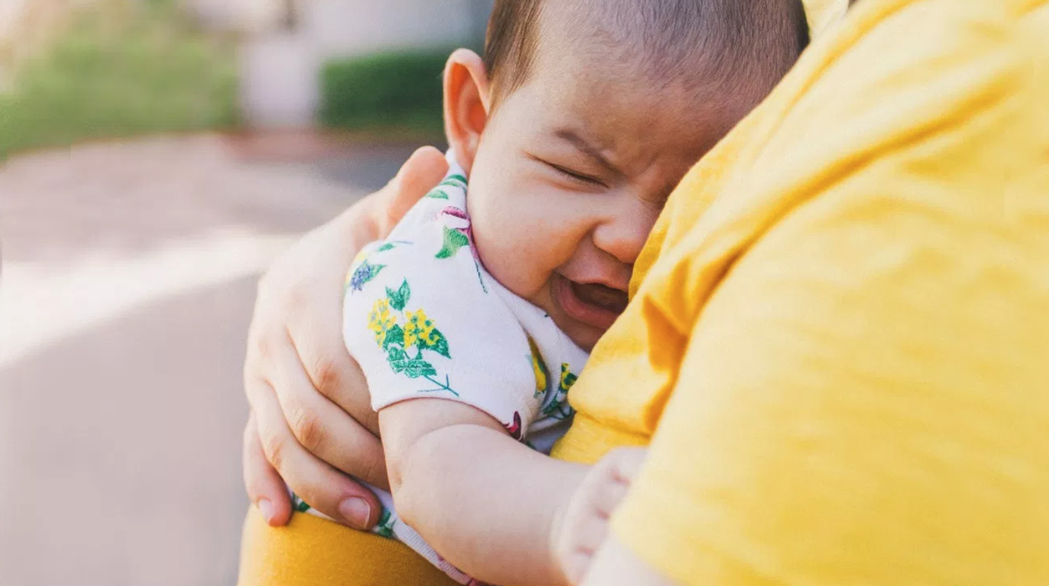 ¿Por qué llora tu bebé después de las comidas?