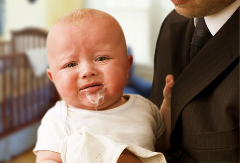 Lo que deberías saber sobre el vómito infantil