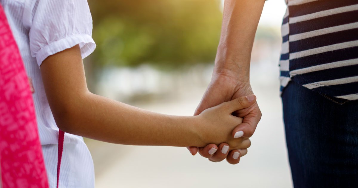 Manejar la ansiedad infantil tratando a los padres