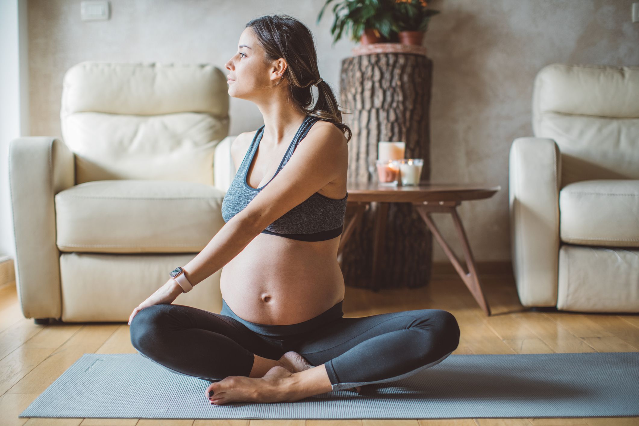 ¿Es seguro hacer ejercicios abdominales durante el embarazo?