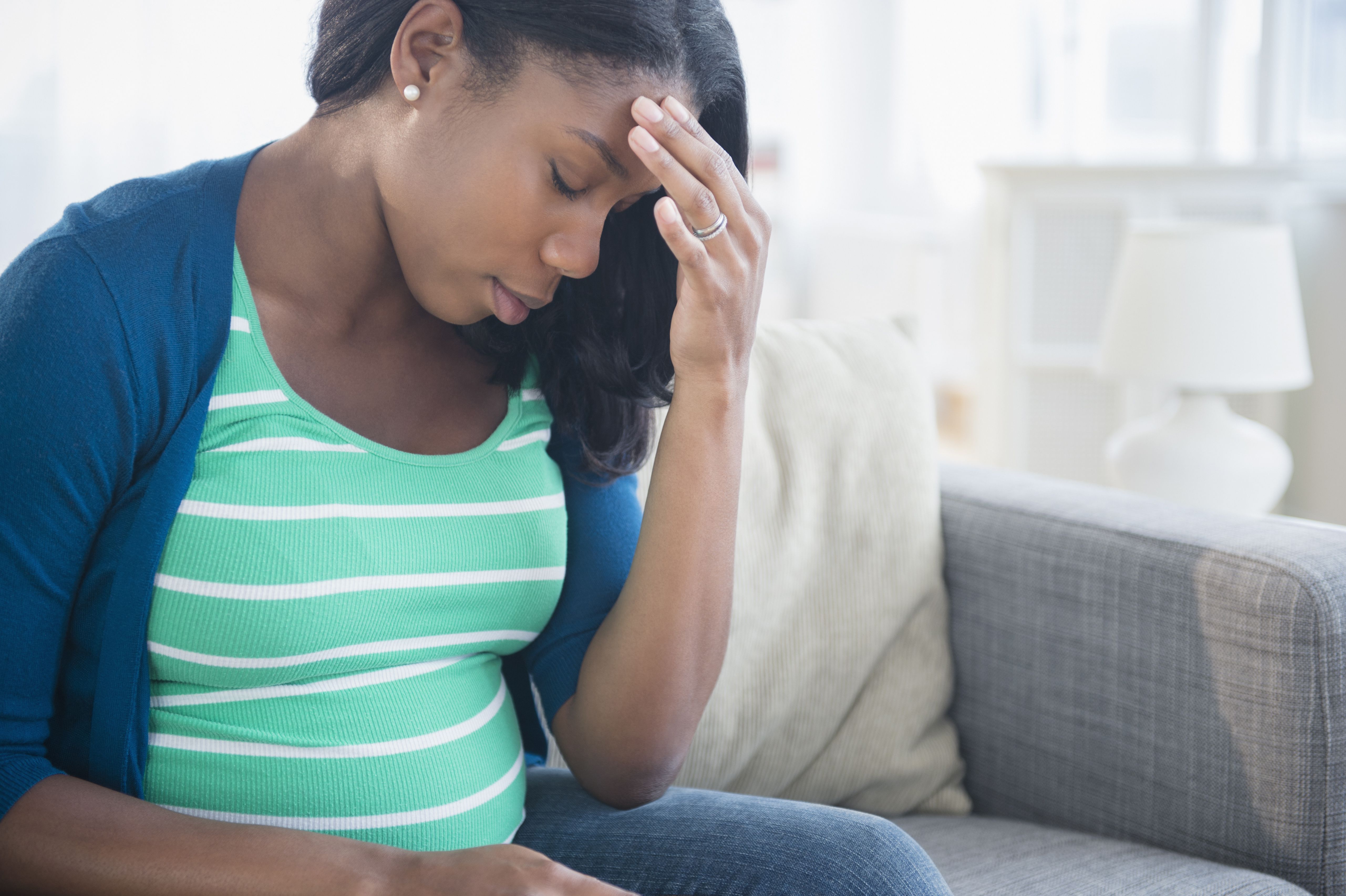 Cómo lidiar con el dolor de cabeza durante el embarazo