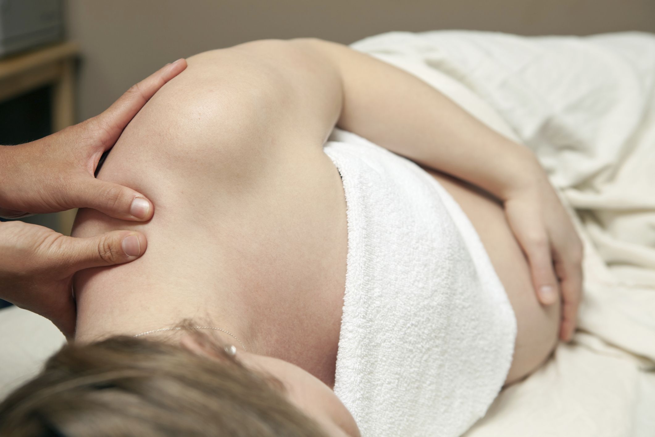 Lo que debe saber sobre el masaje prenatal