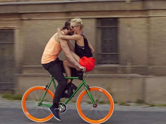 ¿Puede el ciclismo afectar a la fertilidad de mi pareja?