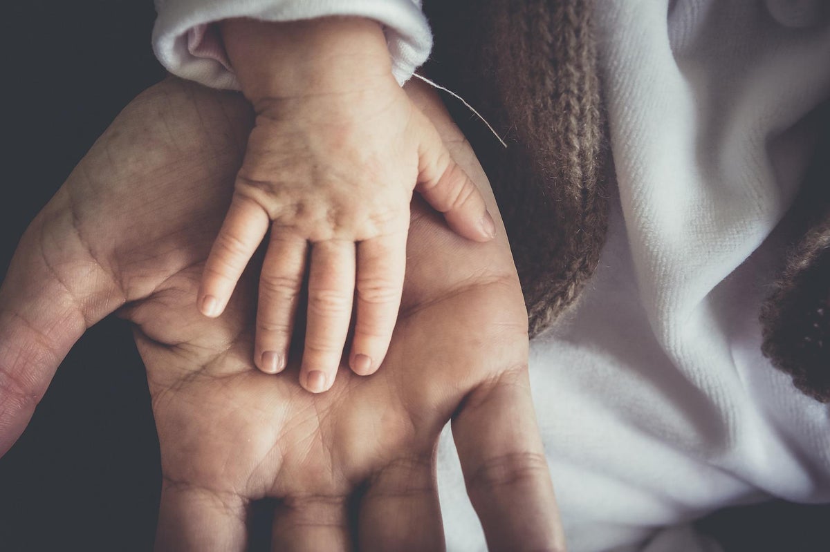 Los hombres también tienen un reloj biológico de fertilidad, según una nueva investigación