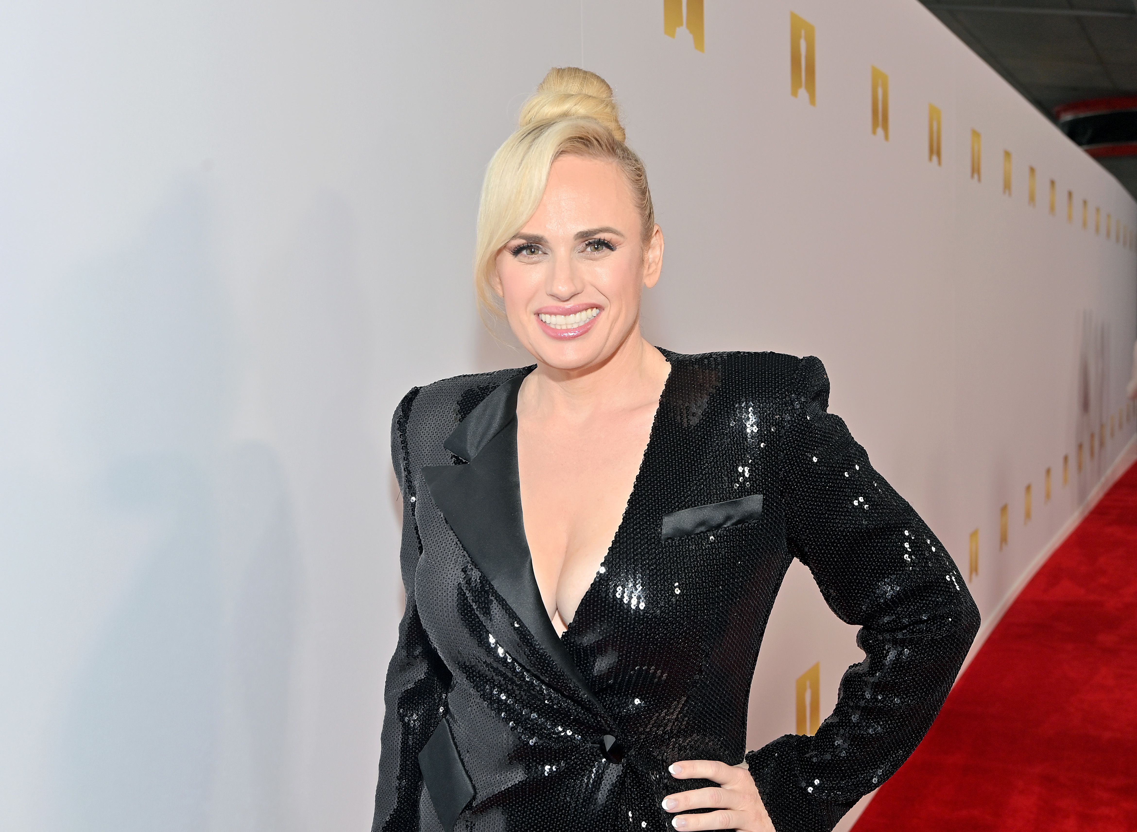 Rebel Wilson comparte por qué el pensamiento de las luchas de fertilidad impulsó la pérdida de peso