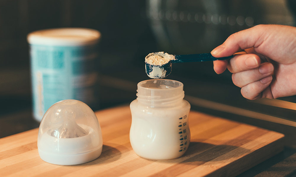 Guía para principiantes sobre la alimentación con leche artificial