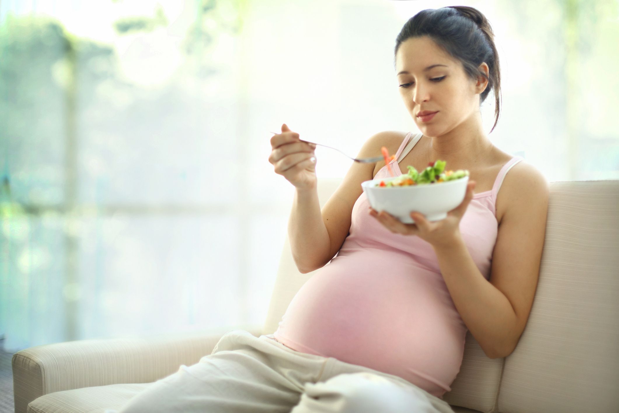 ¿Puedo comer tilapia durante el embarazo?