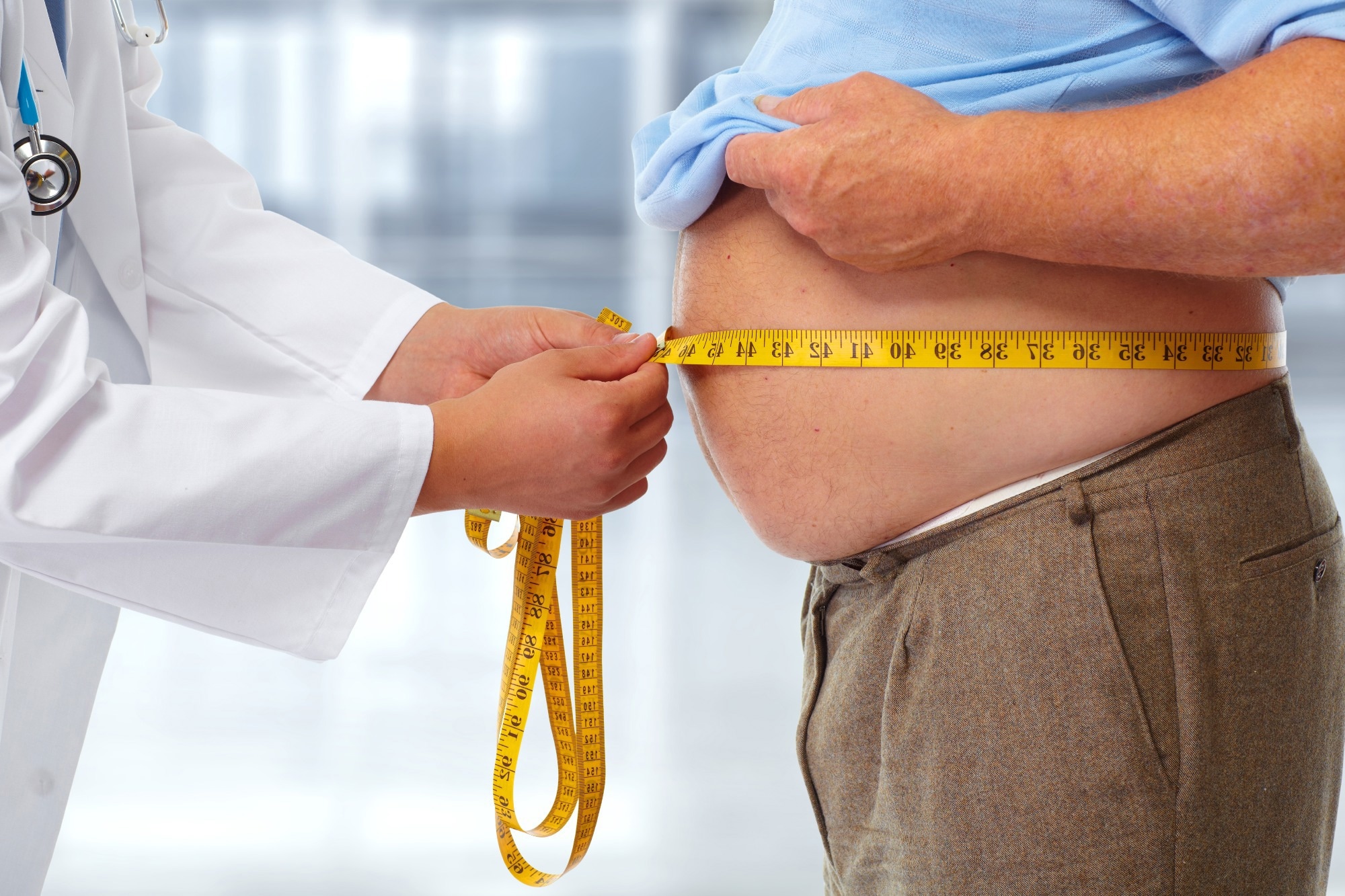 La obesidad golpea por debajo del cinturón: Un estudio revela la relación entre la obesidad y la infertilidad masculina