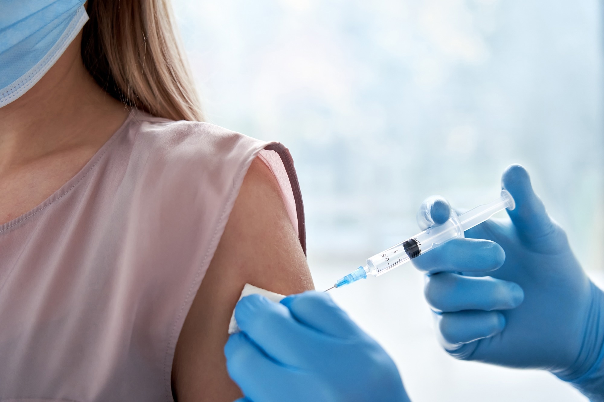 Study: COVID-19 vaccination and menstrual cycle characteristics: A prospective cohort study. Image Credit: GroundPicture/Shutterstock.com